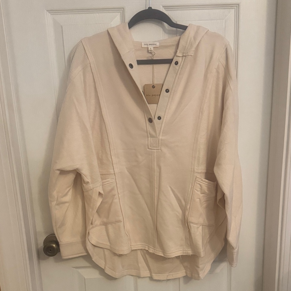 NWT Blu Pepper Cream Knit Top